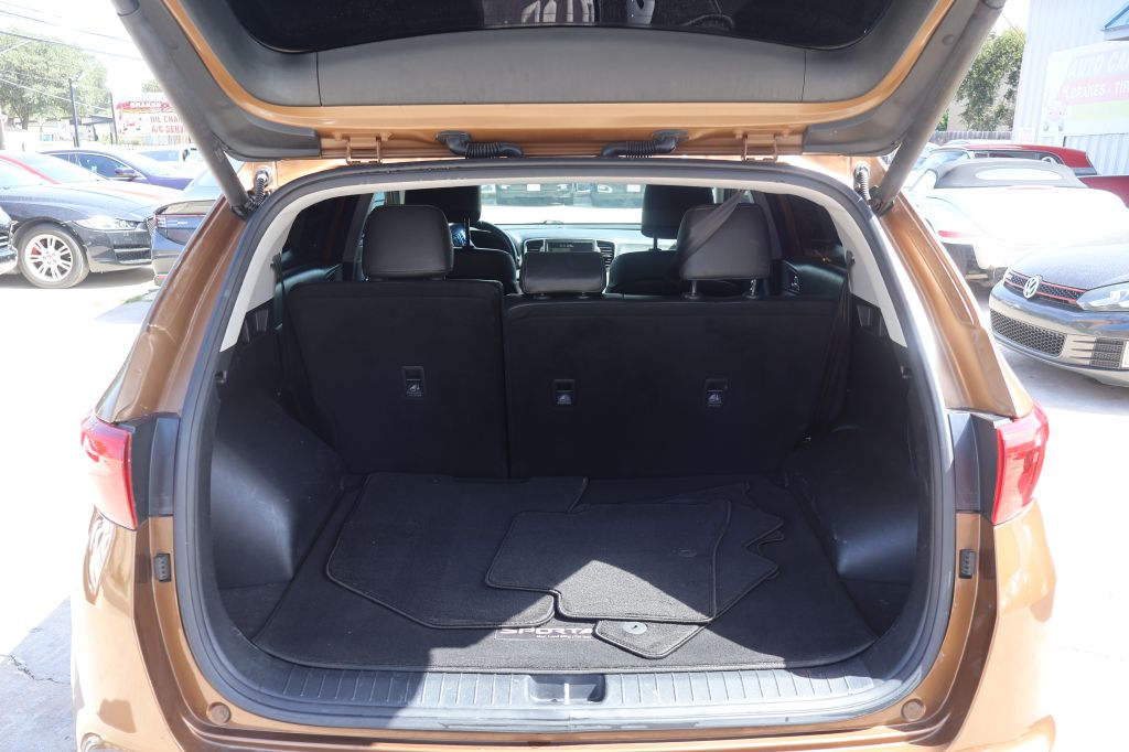 Photo 10 of this KIA SPORTAGE