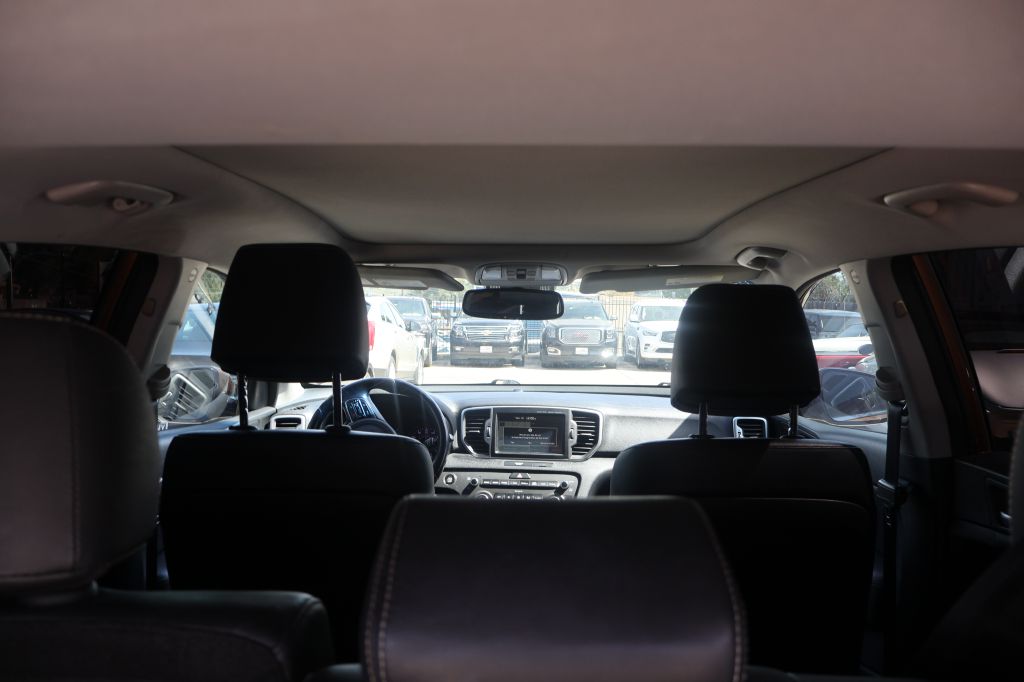 Photo 11 of this KIA SPORTAGE