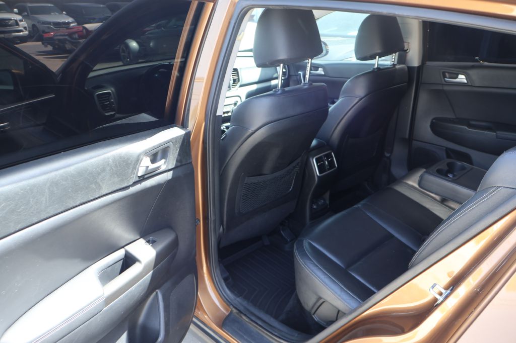 Photo 16 of this KIA SPORTAGE