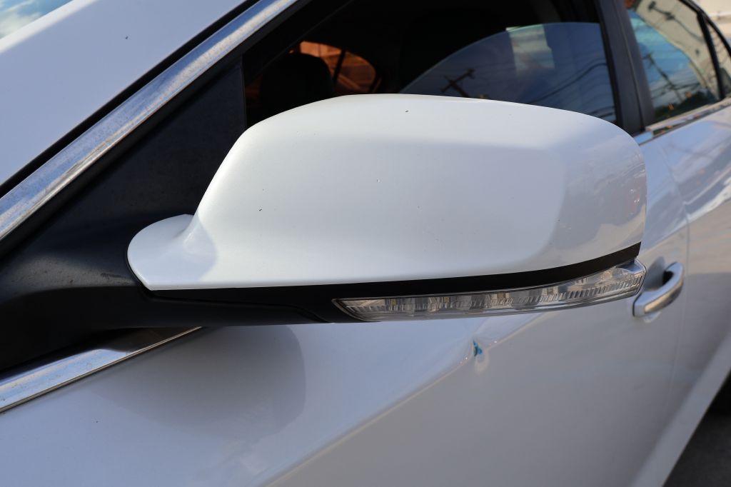 Photo 15 of this BUICK LACROSSE