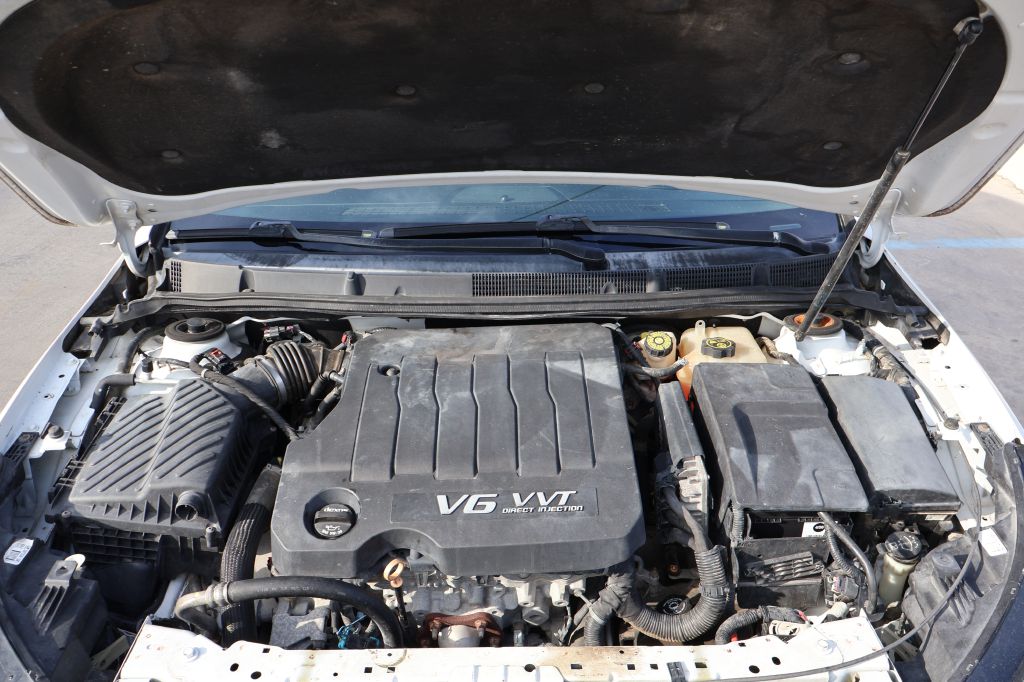Photo 16 of this BUICK LACROSSE