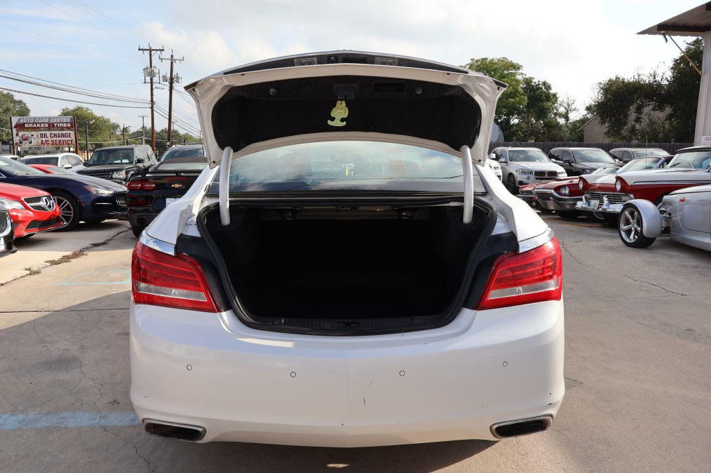 Photo 18 of this BUICK LACROSSE