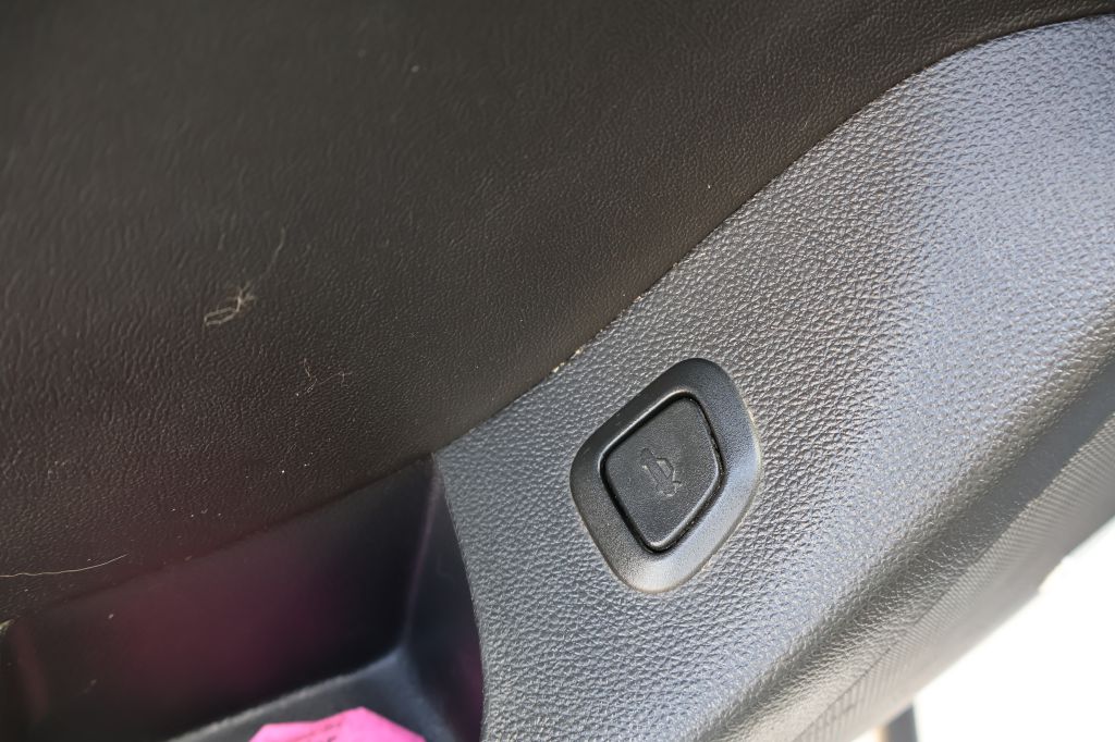 Photo 29 of this BUICK LACROSSE