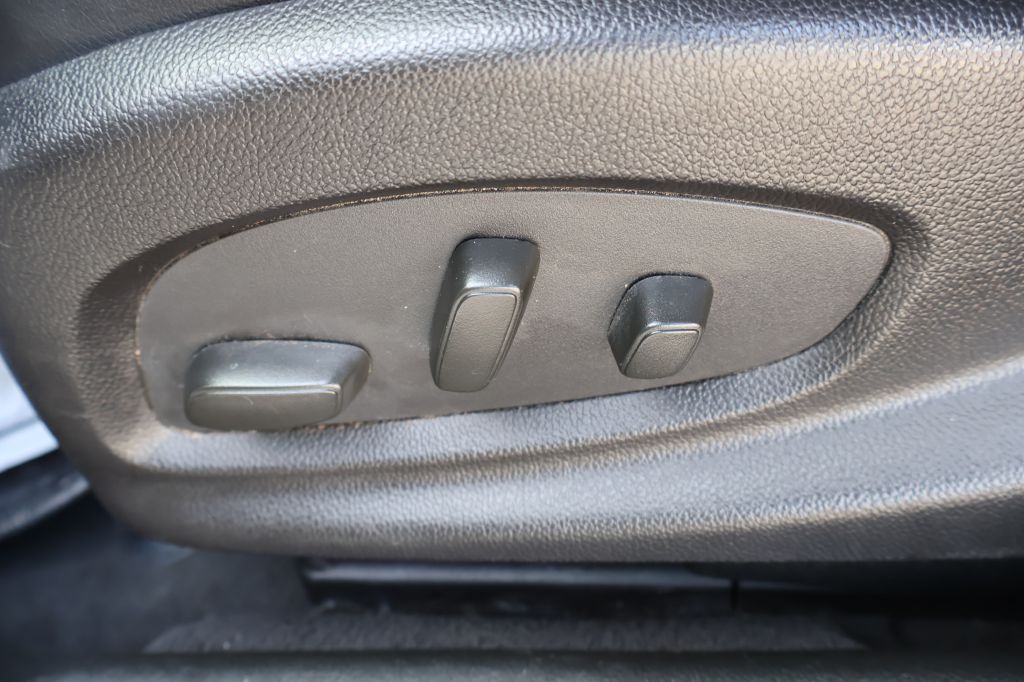 Photo 32 of this BUICK LACROSSE