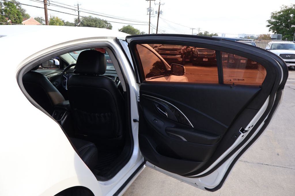 Photo 43 of this BUICK LACROSSE