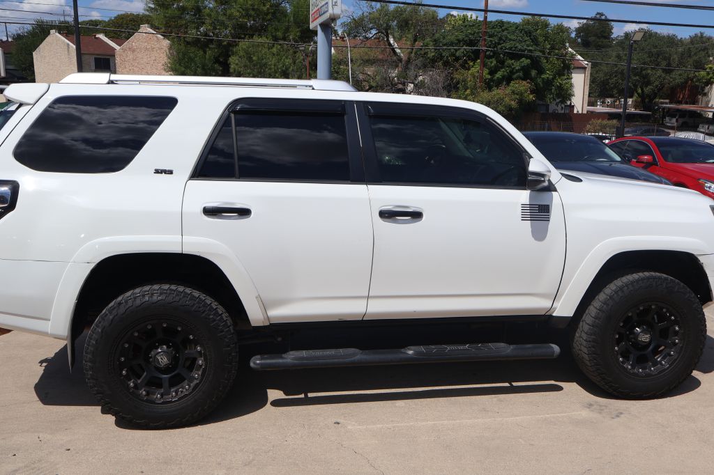 Photo 10 of this TOYOTA 4RUNNER