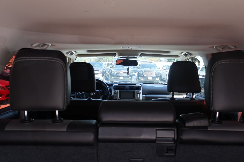 Photo 12 of this TOYOTA 4RUNNER