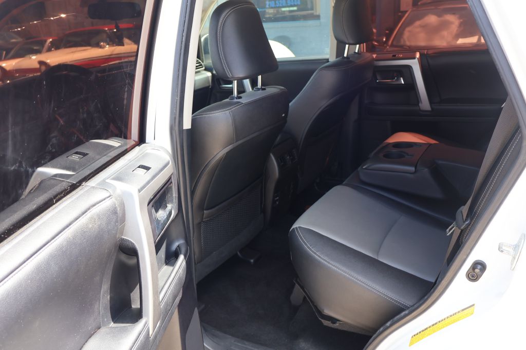 Photo 16 of this TOYOTA 4RUNNER