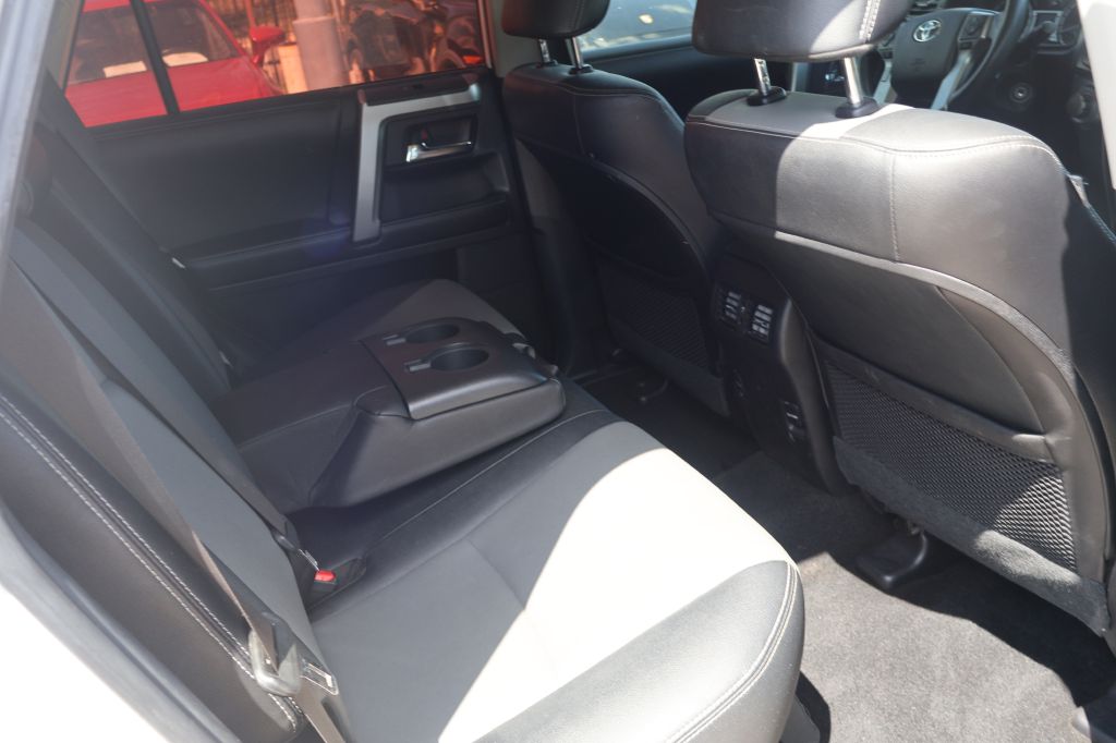 Photo 20 of this TOYOTA 4RUNNER