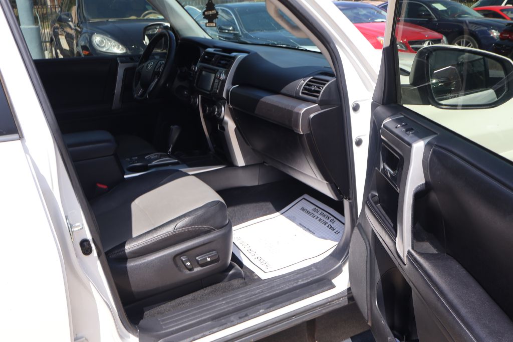 Photo 22 of this TOYOTA 4RUNNER