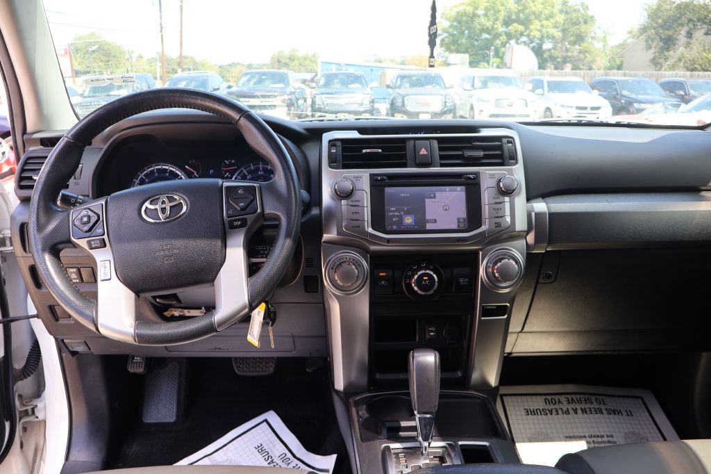Photo 31 of this TOYOTA 4RUNNER