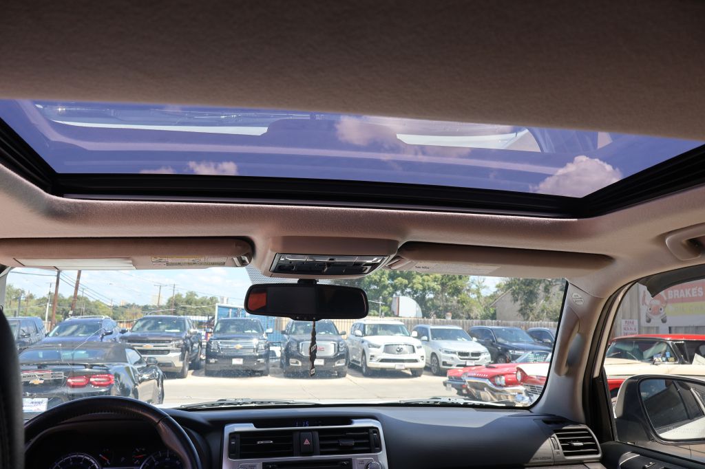 Photo 32 of this TOYOTA 4RUNNER