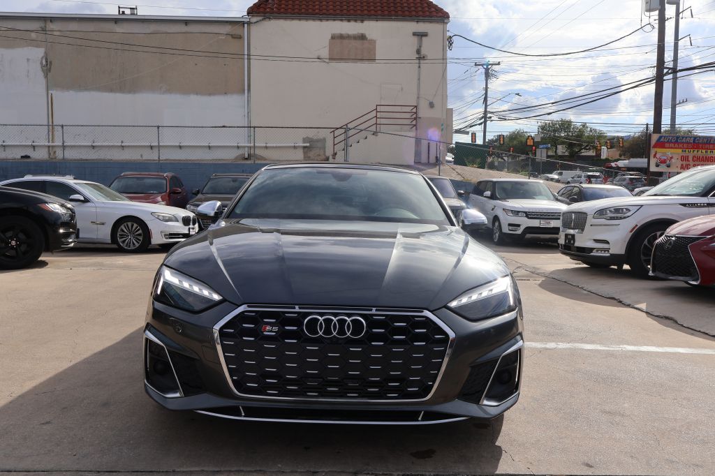 Photo 2 of this AUDI S5