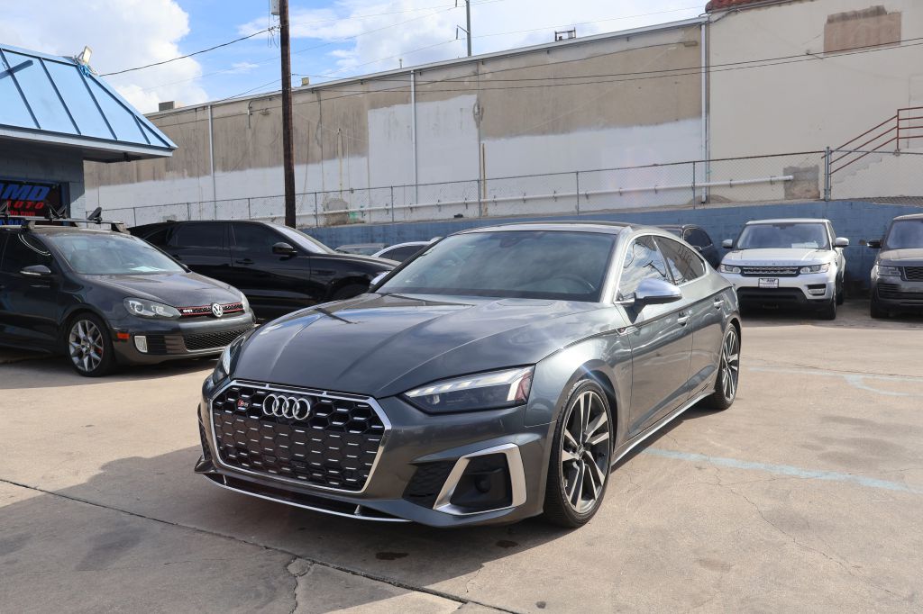 Photo 3 of this AUDI S5