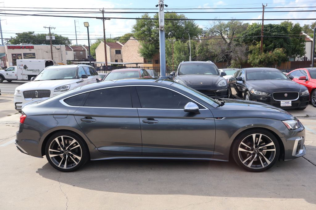 Photo 10 of this AUDI S5