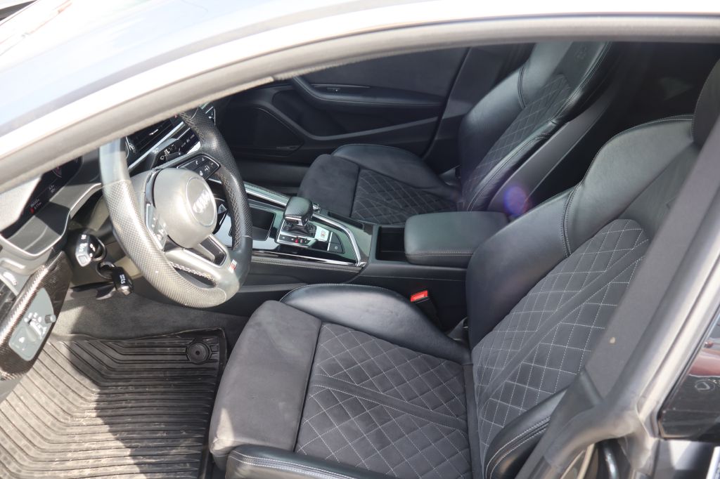 Photo 16 of this AUDI S5
