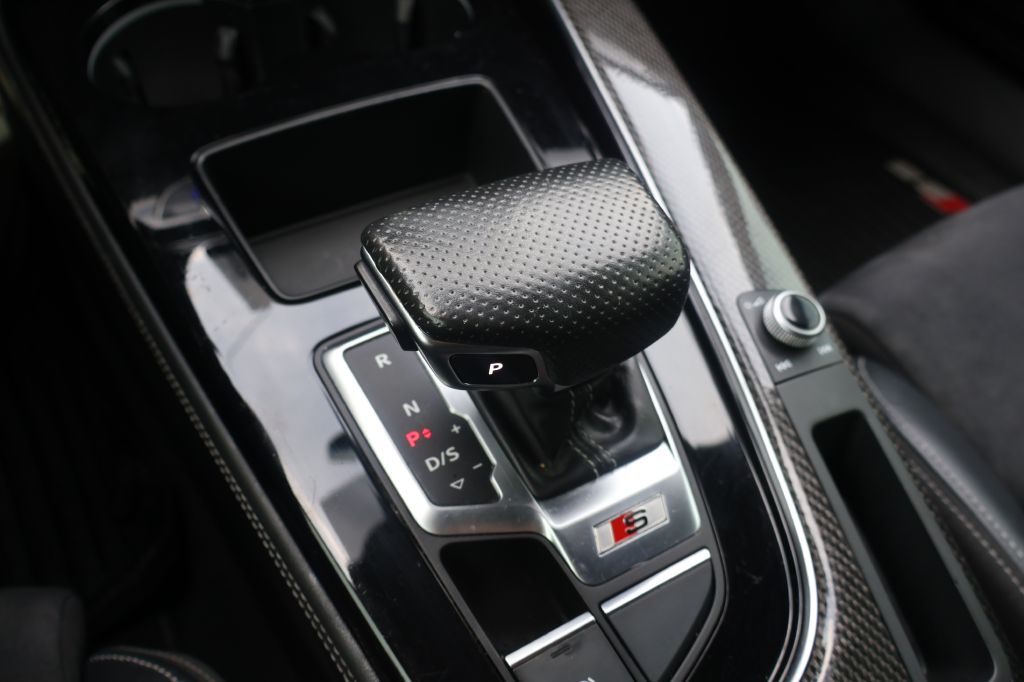Photo 26 of this AUDI S5
