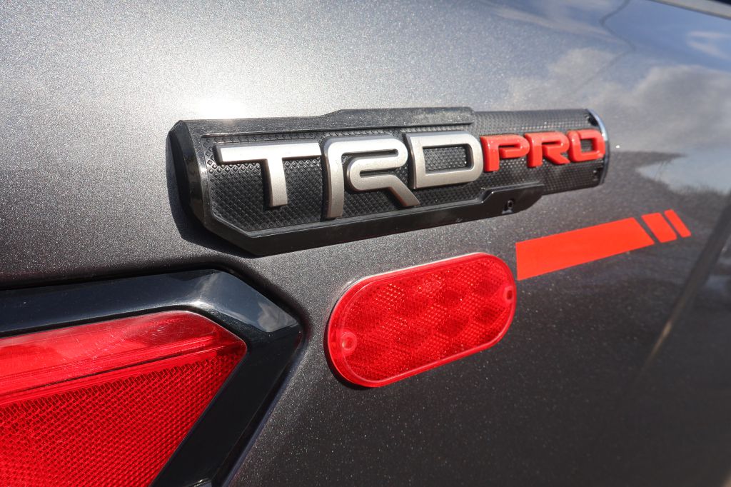 Photo 12 of this TOYOTA TUNDRA