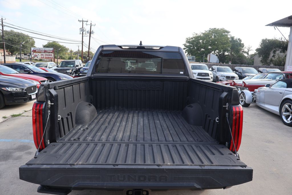 Photo 15 of this TOYOTA TUNDRA