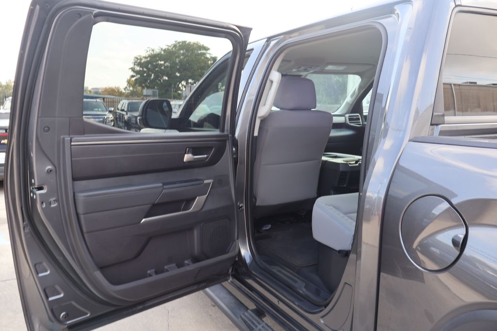 Photo 19 of this TOYOTA TUNDRA