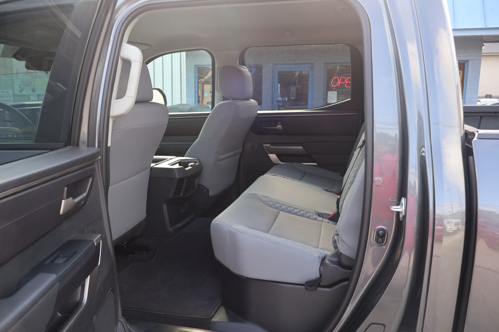 Photo 20 of this TOYOTA TUNDRA