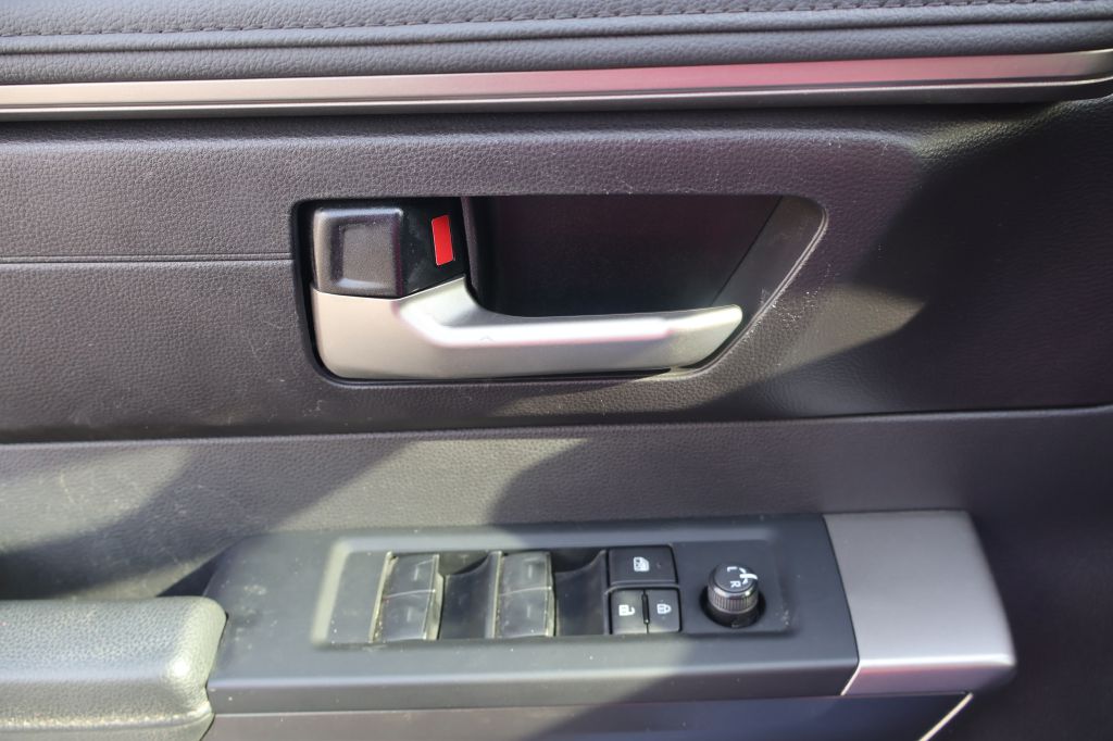 Photo 26 of this TOYOTA TUNDRA