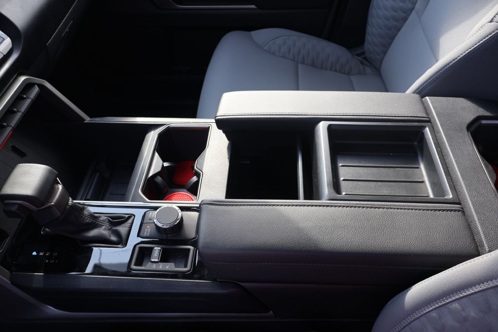 Photo 31 of this TOYOTA TUNDRA