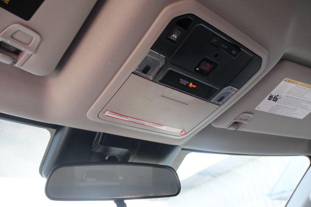 Photo 33 of this TOYOTA TUNDRA