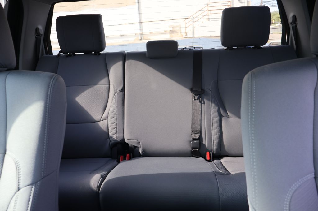 Photo 34 of this TOYOTA TUNDRA