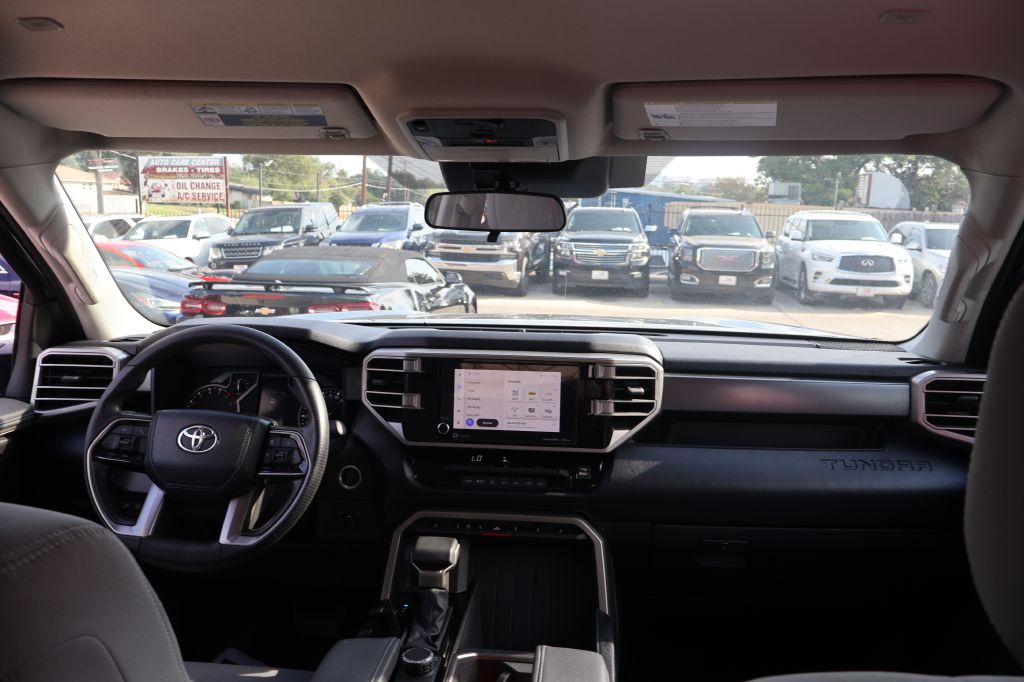 Photo 36 of this TOYOTA TUNDRA