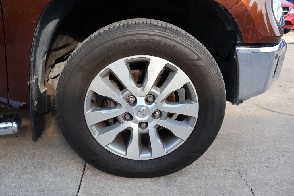 Photo 9 of this TOYOTA TUNDRA