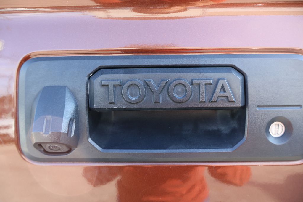Photo 12 of this TOYOTA TUNDRA