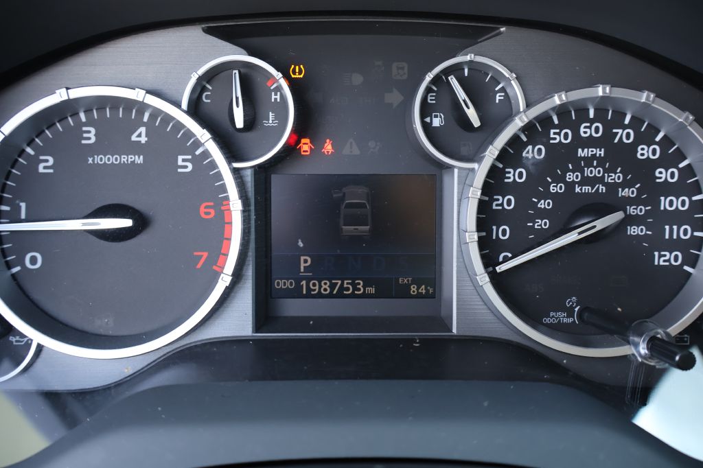Photo 25 of this TOYOTA TUNDRA