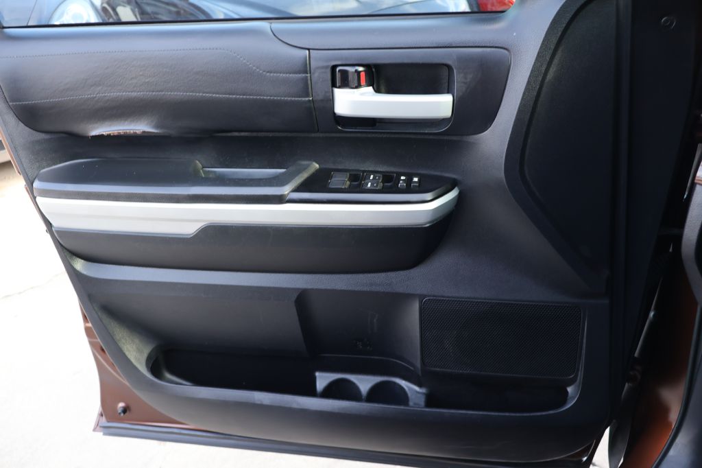 Photo 29 of this TOYOTA TUNDRA