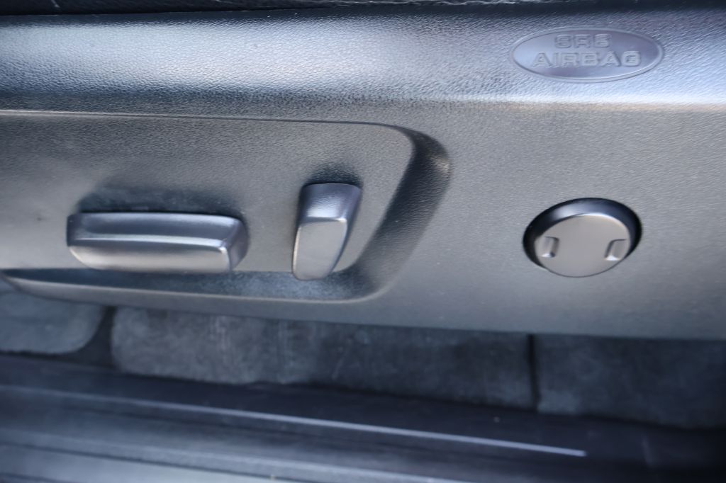 Photo 30 of this TOYOTA TUNDRA