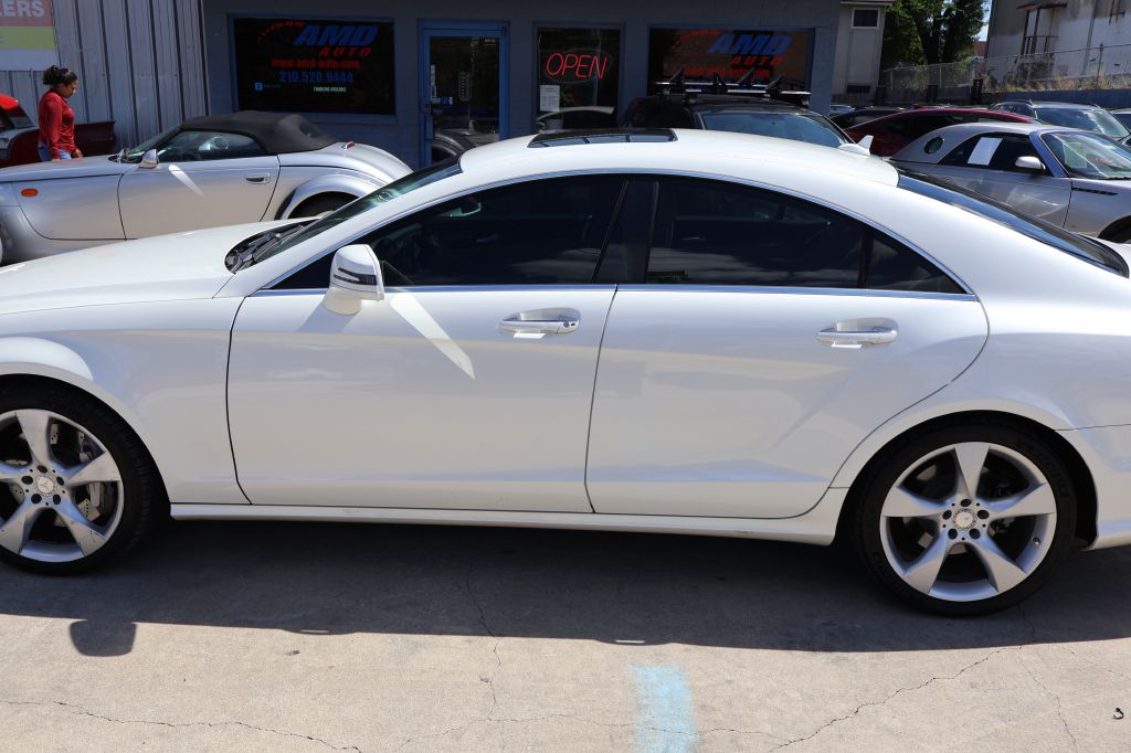 Photo 4 of this MERCEDES-BENZ CLS