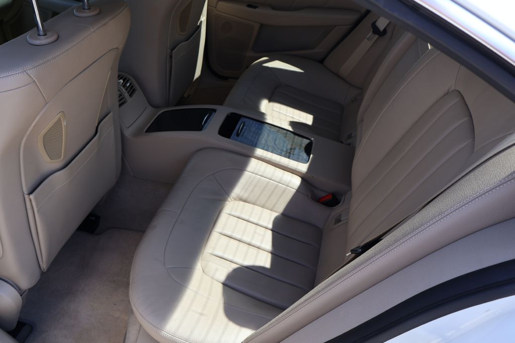 Photo 17 of this MERCEDES-BENZ CLS