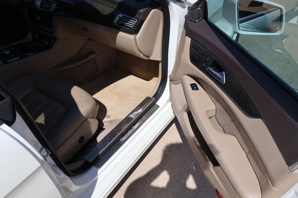 Photo 20 of this MERCEDES-BENZ CLS