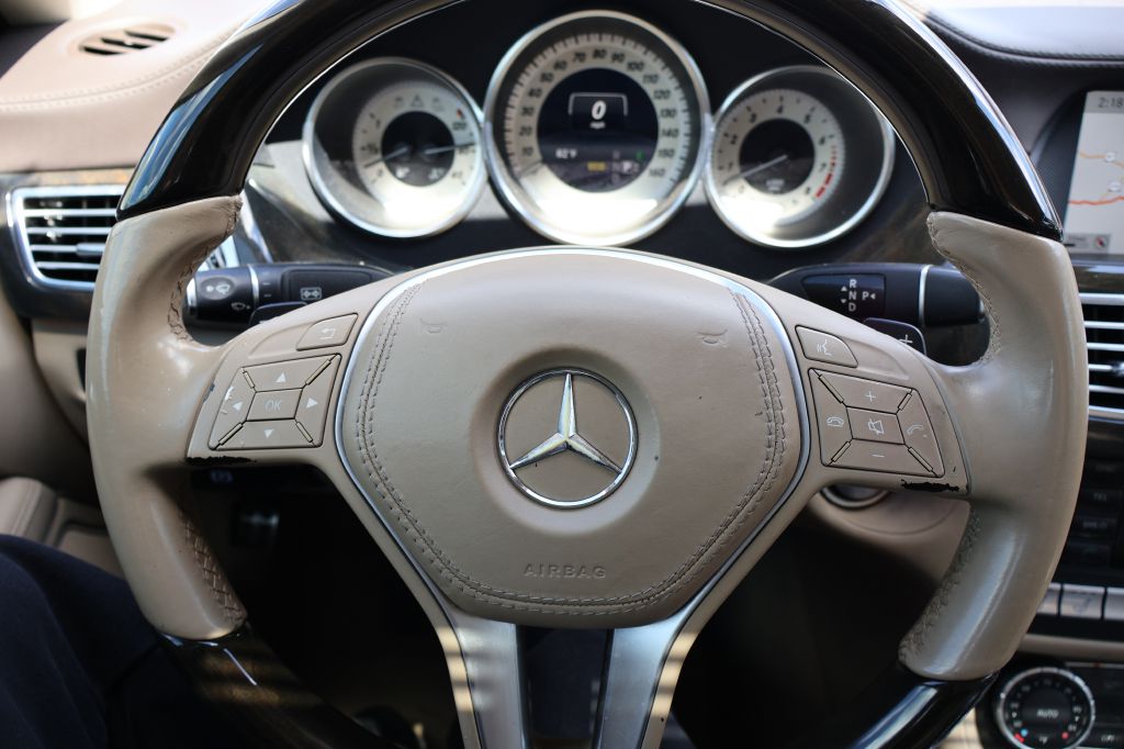 Photo 22 of this MERCEDES-BENZ CLS