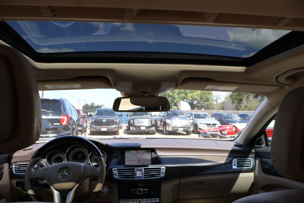 Photo 29 of this MERCEDES-BENZ CLS