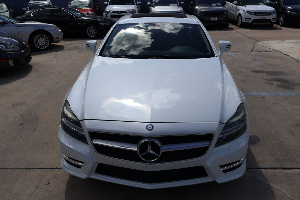 Photo 32 of this MERCEDES-BENZ CLS