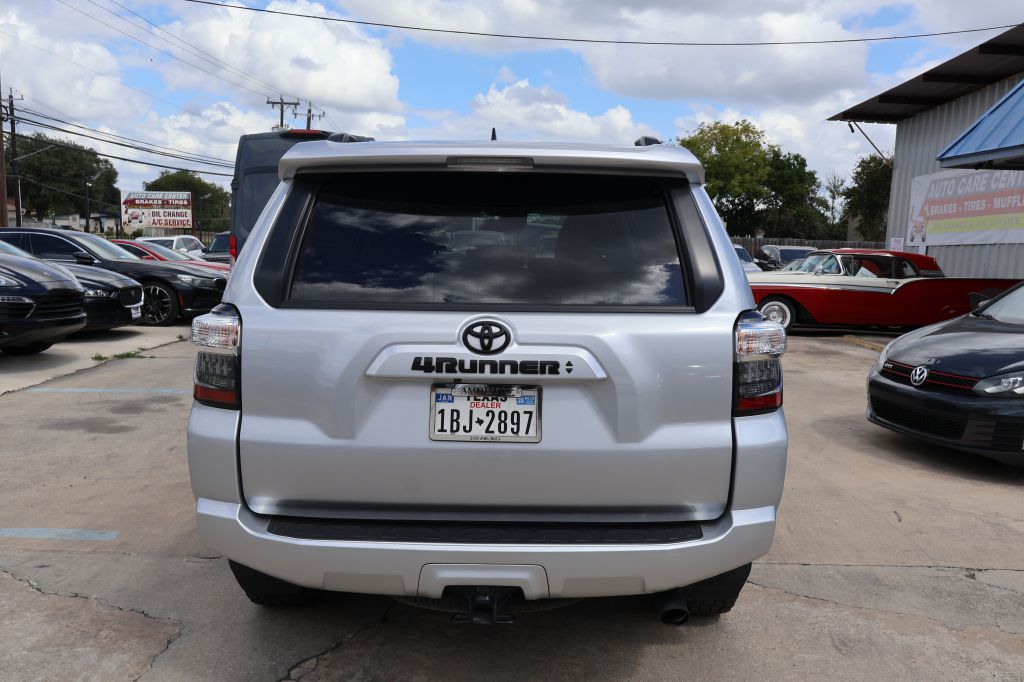 Photo 6 of this TOYOTA 4RUNNER