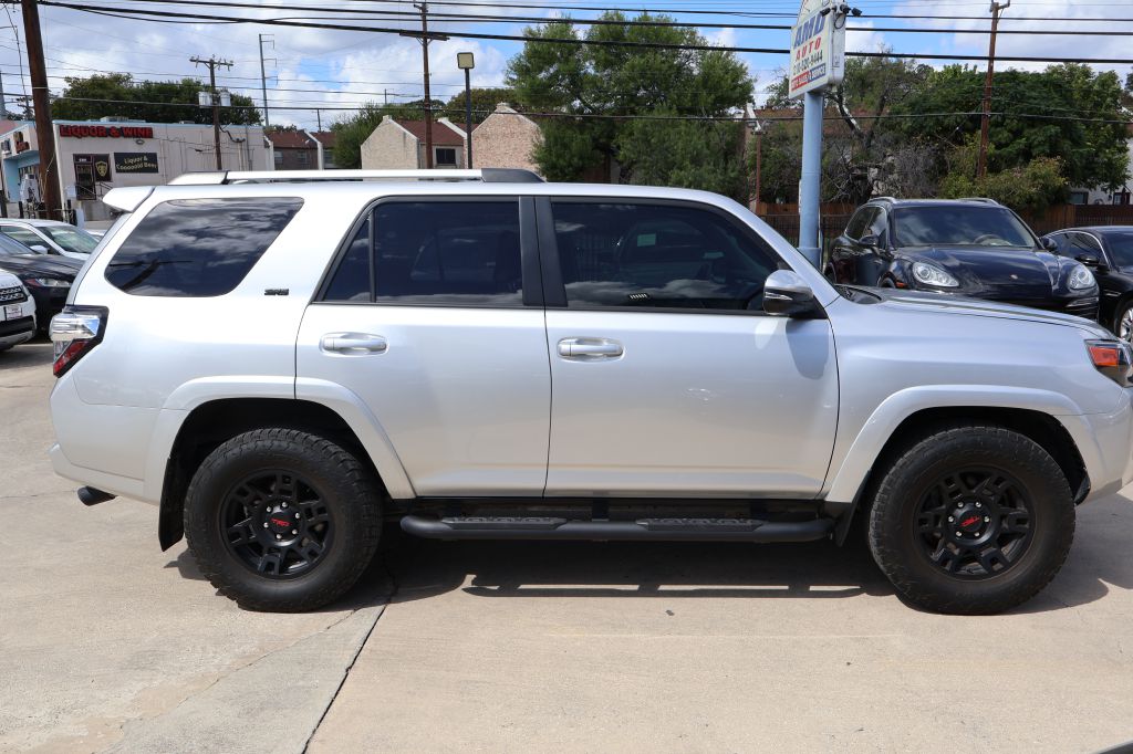 Photo 8 of this TOYOTA 4RUNNER