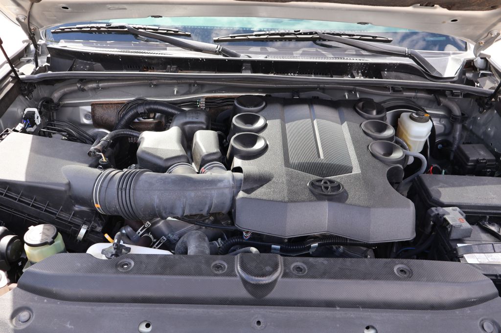 Photo 13 of this TOYOTA 4RUNNER