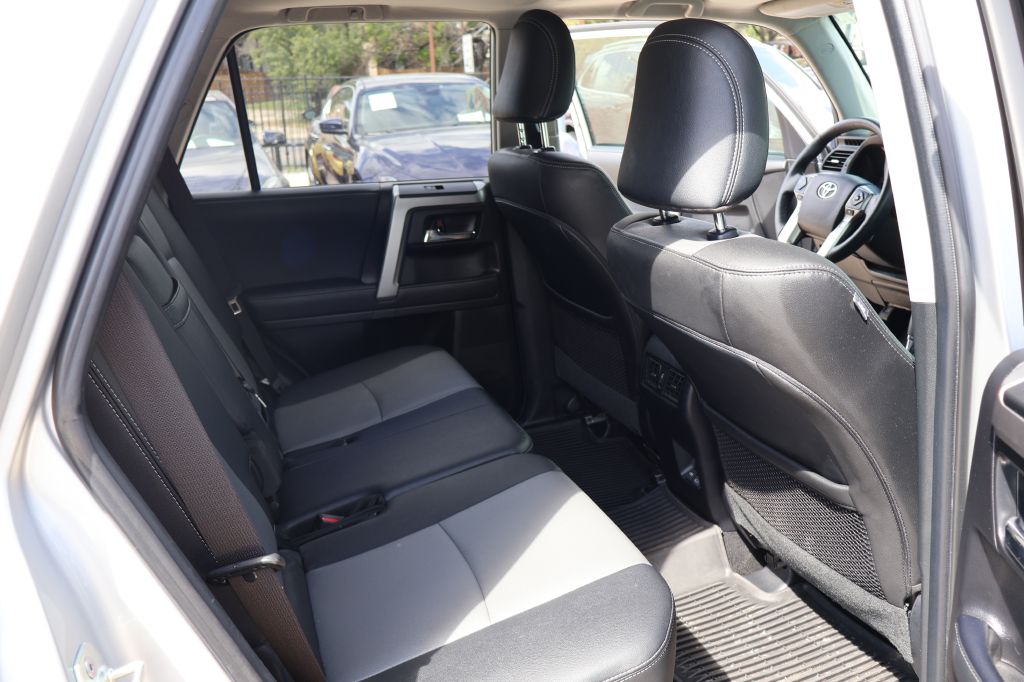 Photo 20 of this TOYOTA 4RUNNER