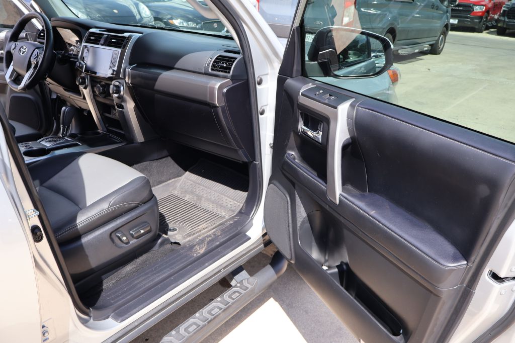 Photo 21 of this TOYOTA 4RUNNER