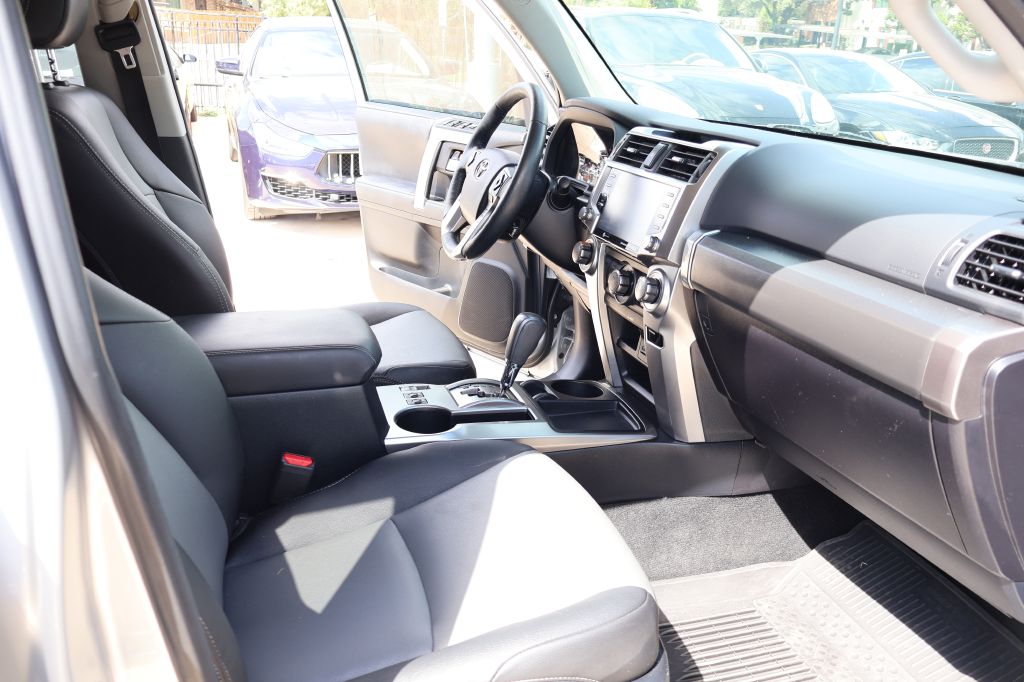 Photo 22 of this TOYOTA 4RUNNER