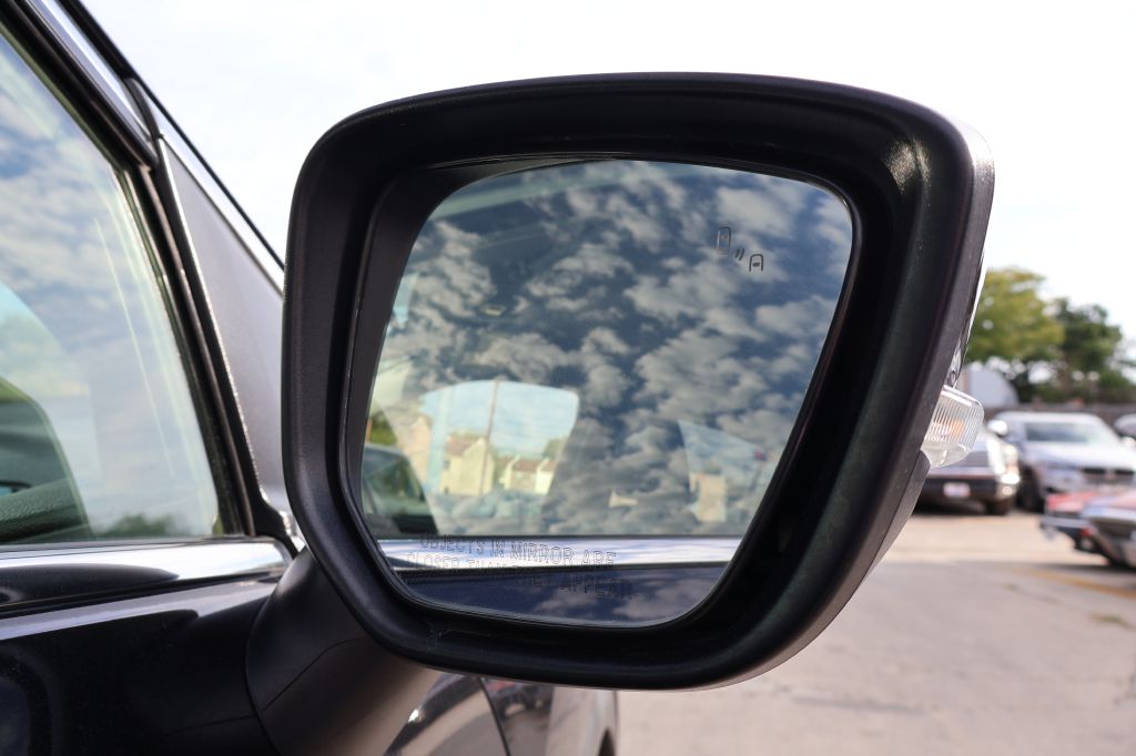 Photo 11 of this MITSUBISHI ECLIPSE CROSS
