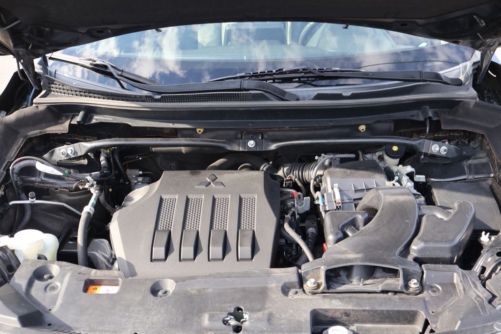 Photo 17 of this MITSUBISHI ECLIPSE CROSS