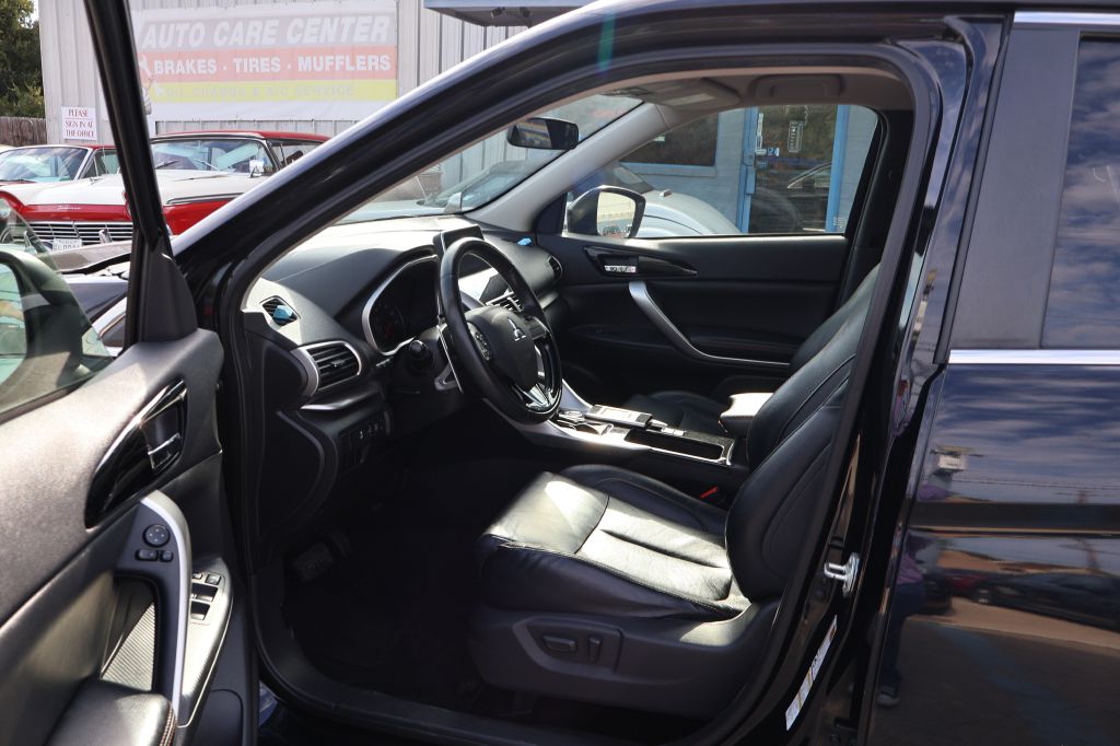 Photo 23 of this MITSUBISHI ECLIPSE CROSS